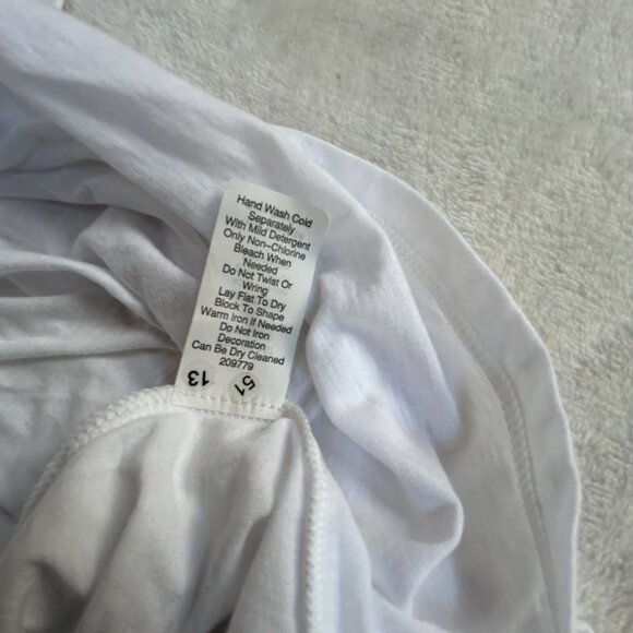 Cabi Womens Scoop Neck Sleeveless White Aztec Racerback Tank Top Large NWOT - Picture 5 of 8